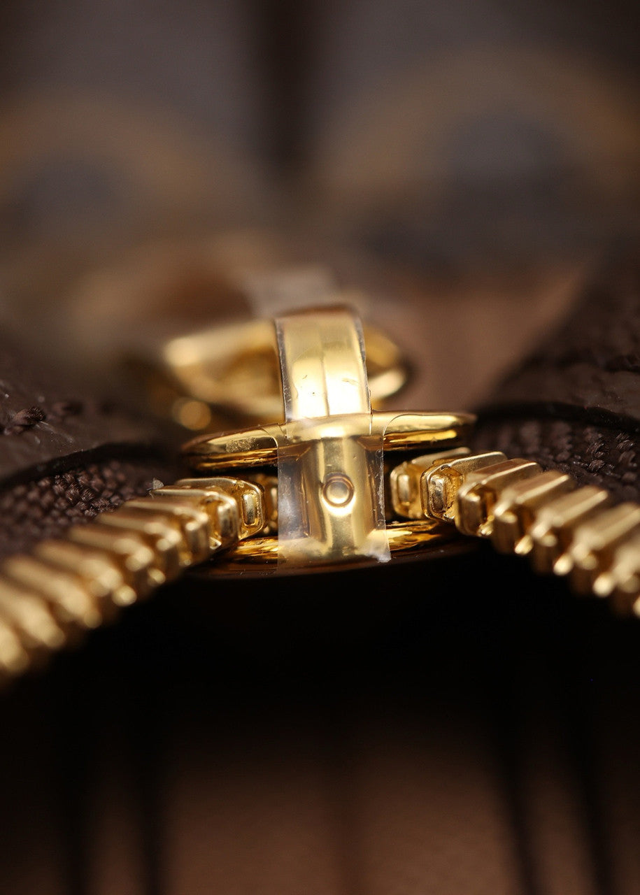 Louis Vuitton M12095 Piano