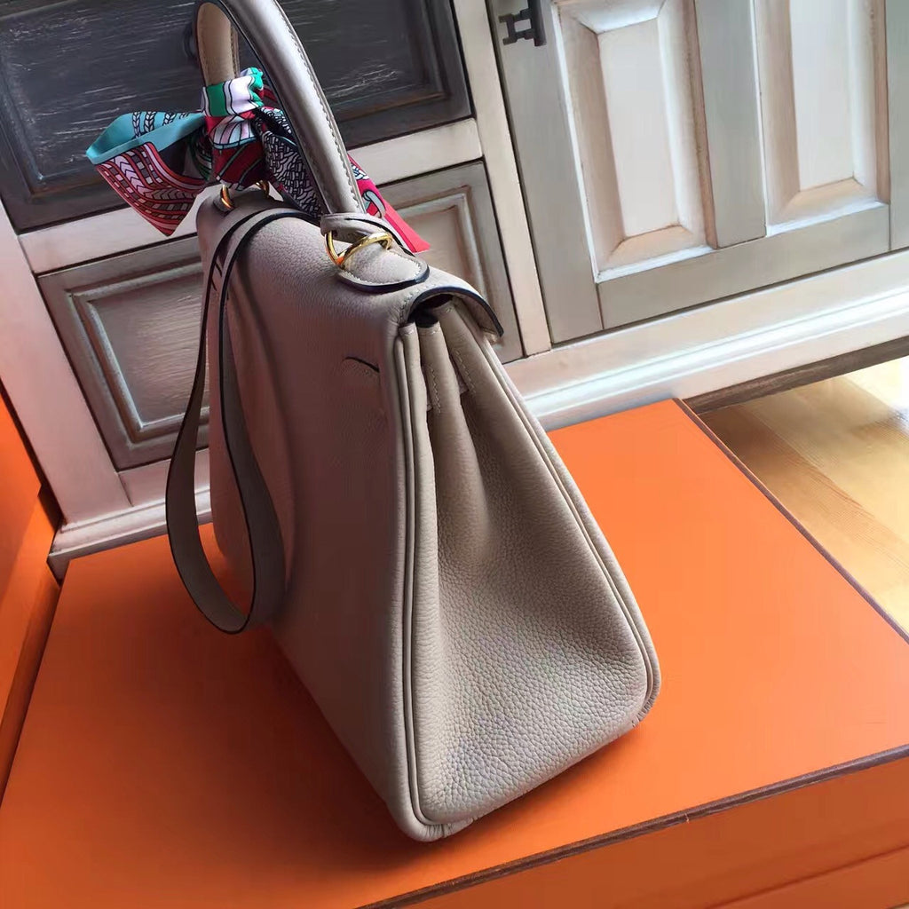 Hermes Gris Touterelle Kelly 28 cm Togo Gold Hardware