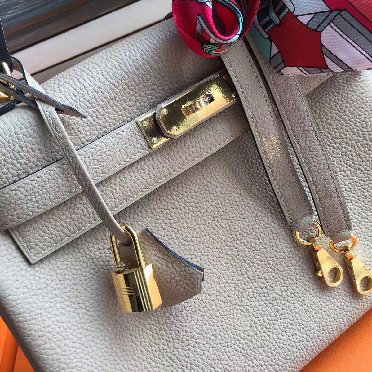 Hermes Gris Touterelle Kelly 28 cm Togo Gold Hardware