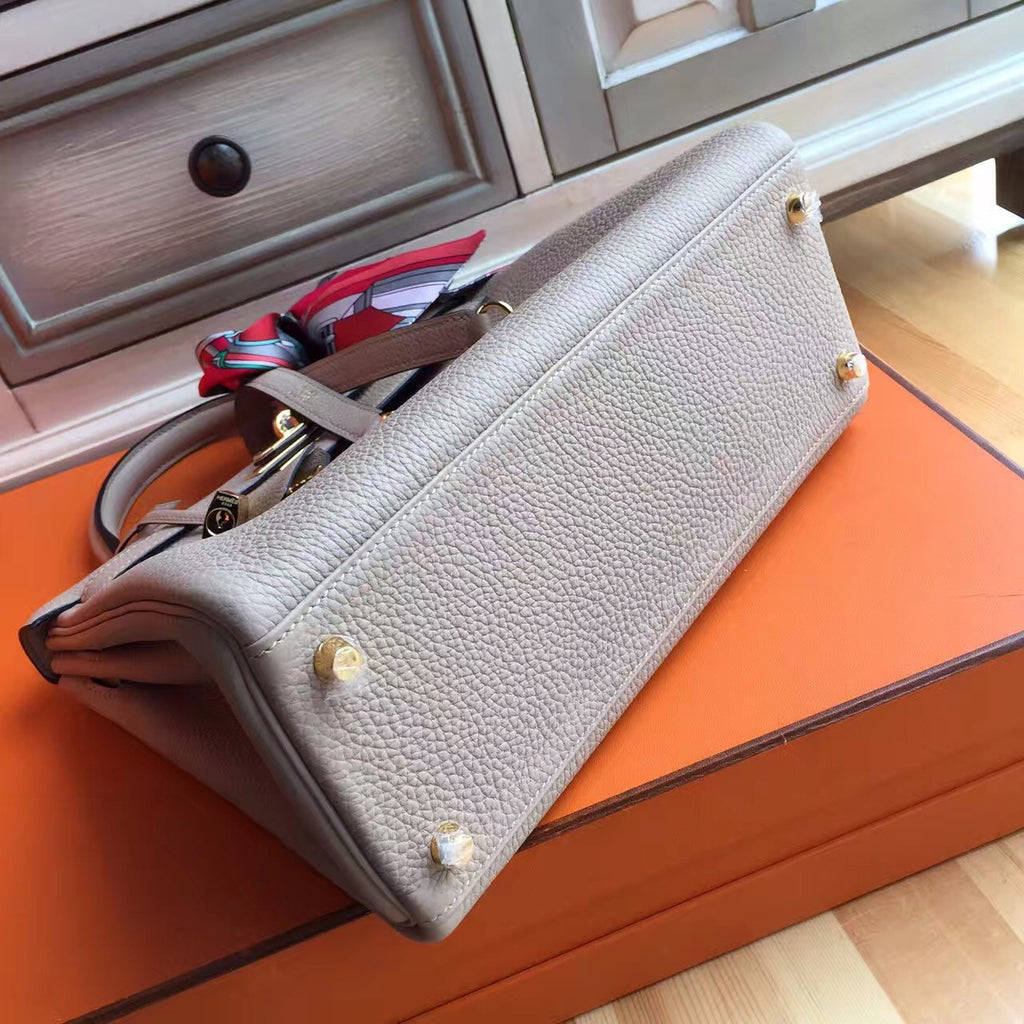 Hermes Gris Touterelle Kelly 28 cm Togo Gold Hardware