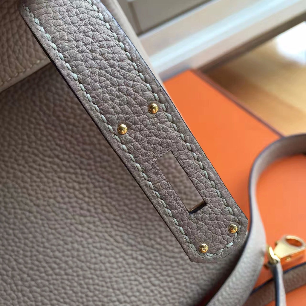 Hermes Gris Touterelle Kelly 28 cm Togo Gold Hardware