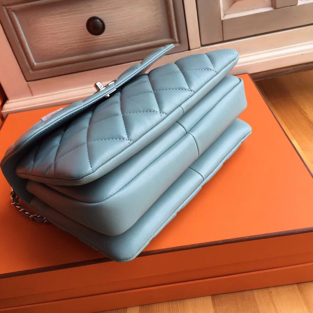 Chanel FLAP BAG WITH TOP HANDLE LAMBSKIN GREEN