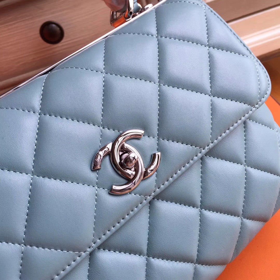 Chanel FLAP BAG WITH TOP HANDLE LAMBSKIN GREEN
