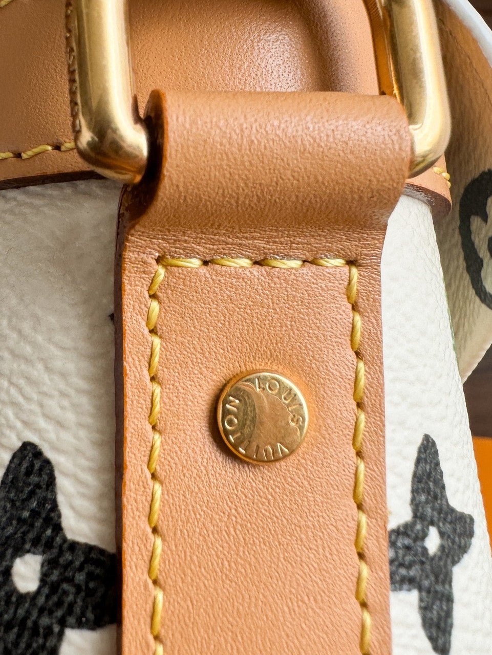 Louis Vuitton  M3346 Envelope Wearable Wallet