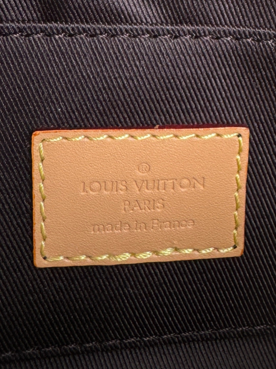 Louis Vuitton  M3346 Envelope Wearable Wallet