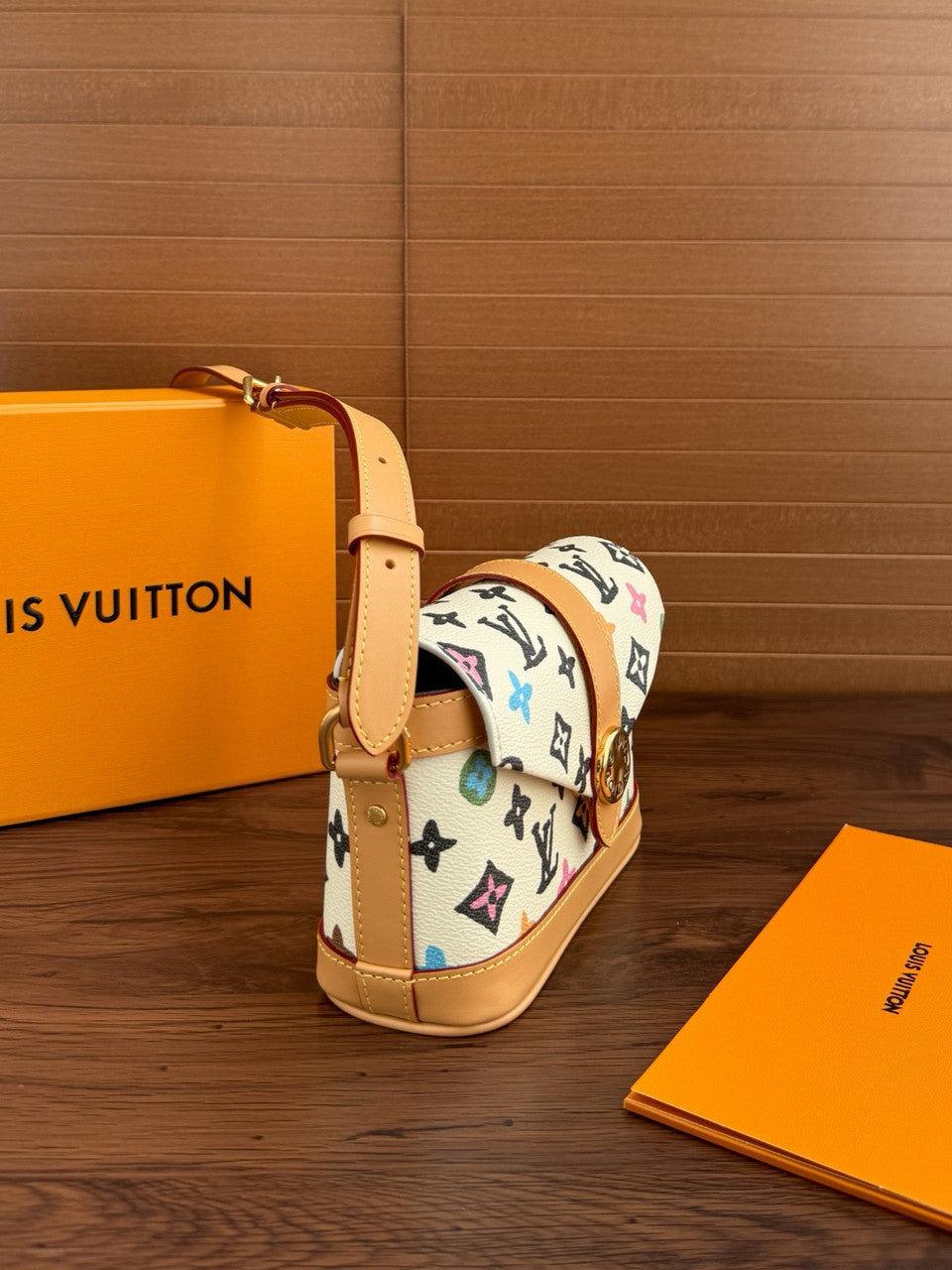 Louis Vuitton  M3346 Envelope Wearable Wallet