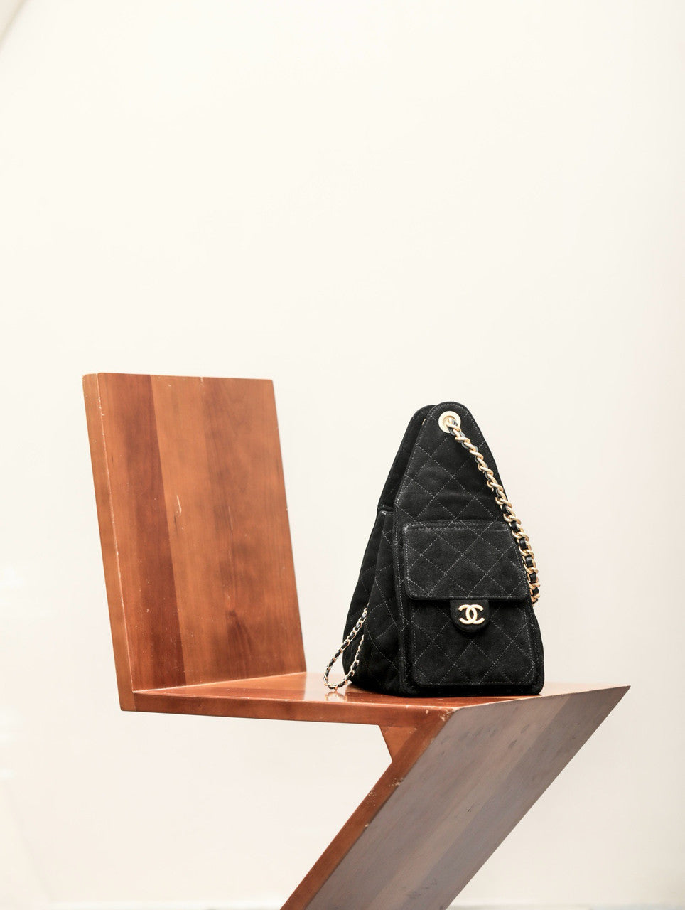 Chanel CRUISE 2024/25 MAXI SUEDE HOBO BAG