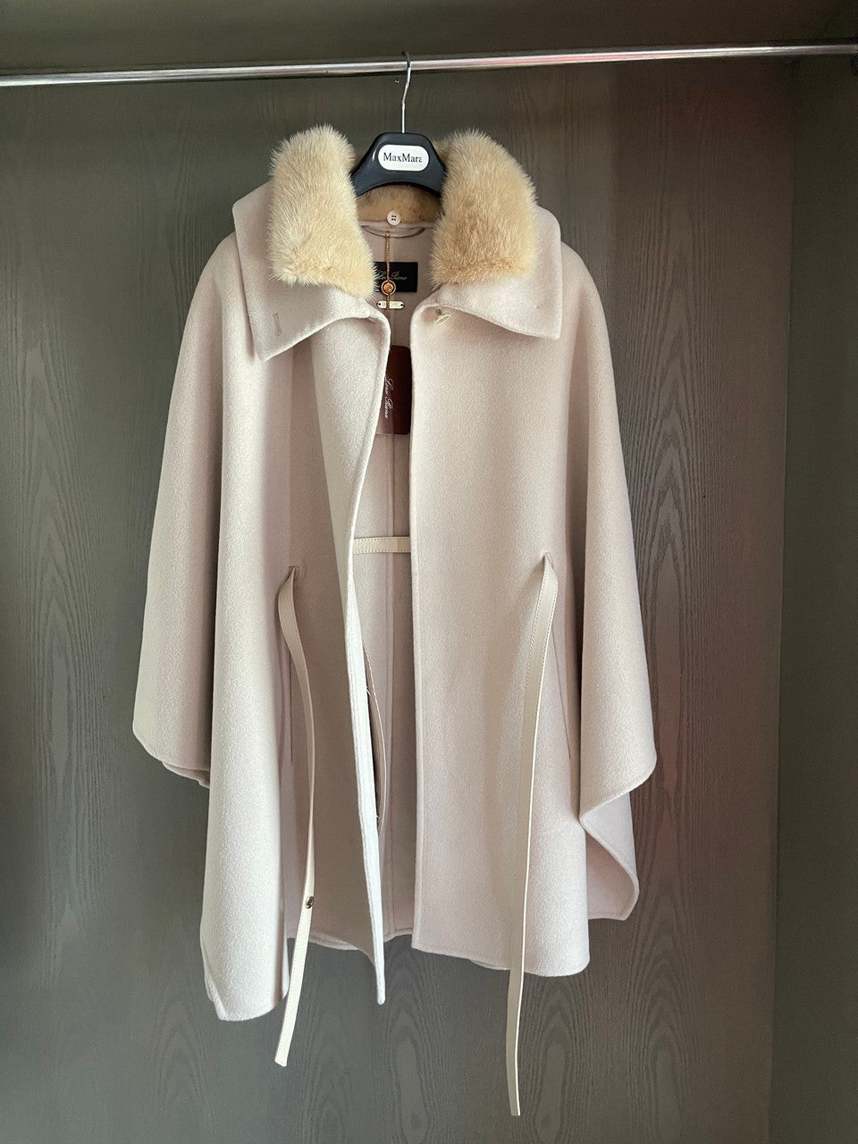 Loro Piana Cashmere Denice Cape Ivory