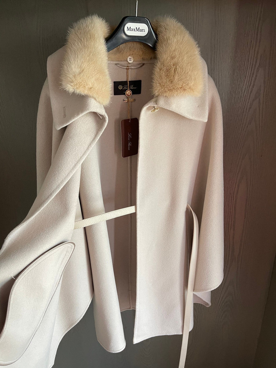 Loro Piana Cashmere Denice Cape Ivory