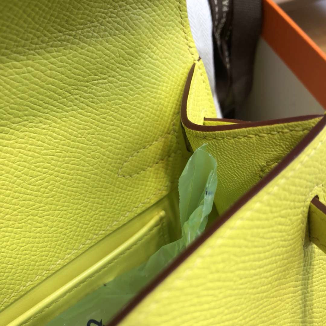 Hermès 9R Lime  Mini Kelly Pochette Epsom leather Gold hardware