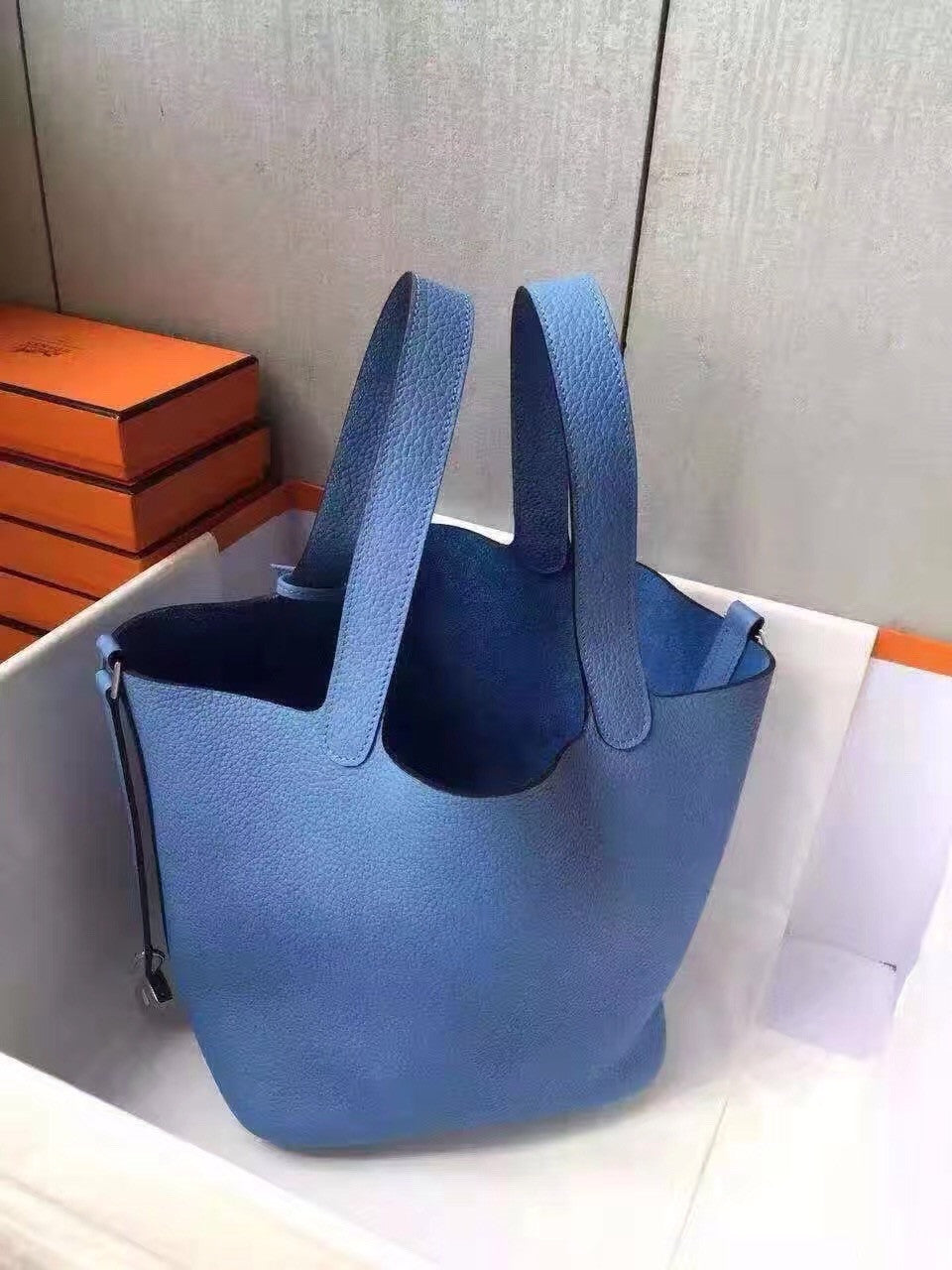 Hermes TURQUOISE Picotin Lock 18 Togo Leather Bag