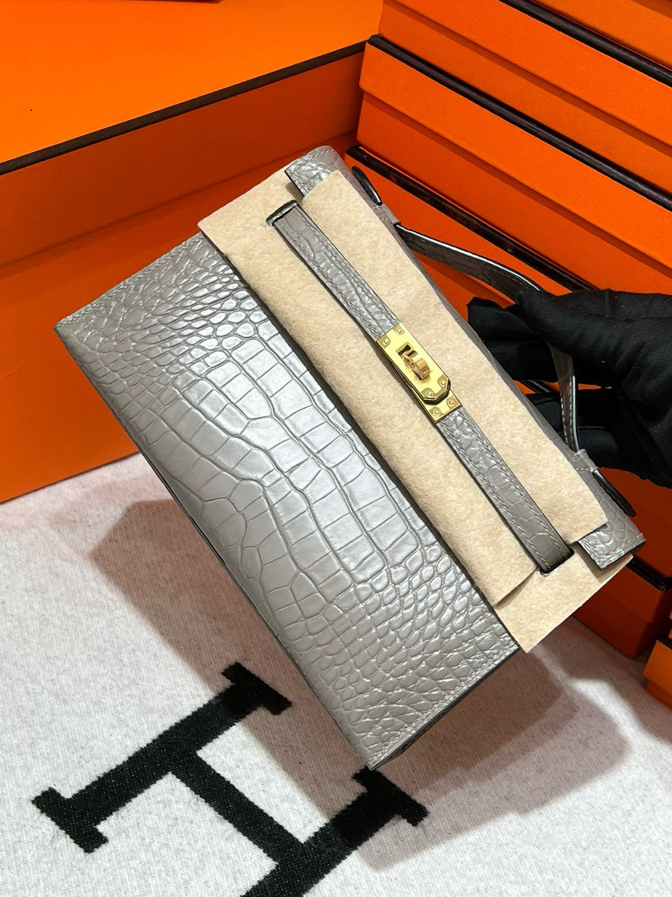 Hermès Shiny Gris Tourterelle Alligator Kelly Pochette