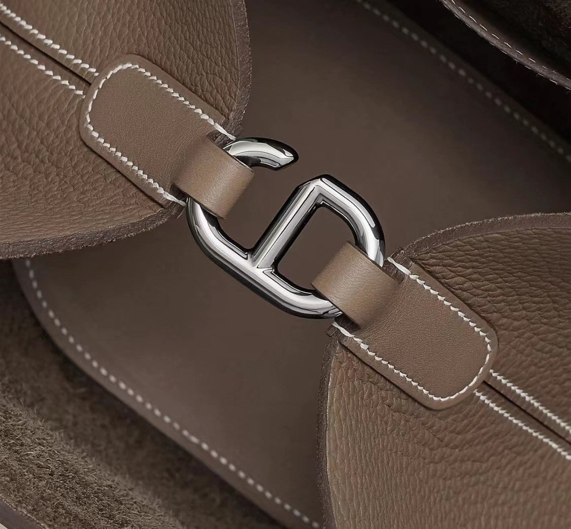 Hermes In-The-Loop 18 Bag Etoupe