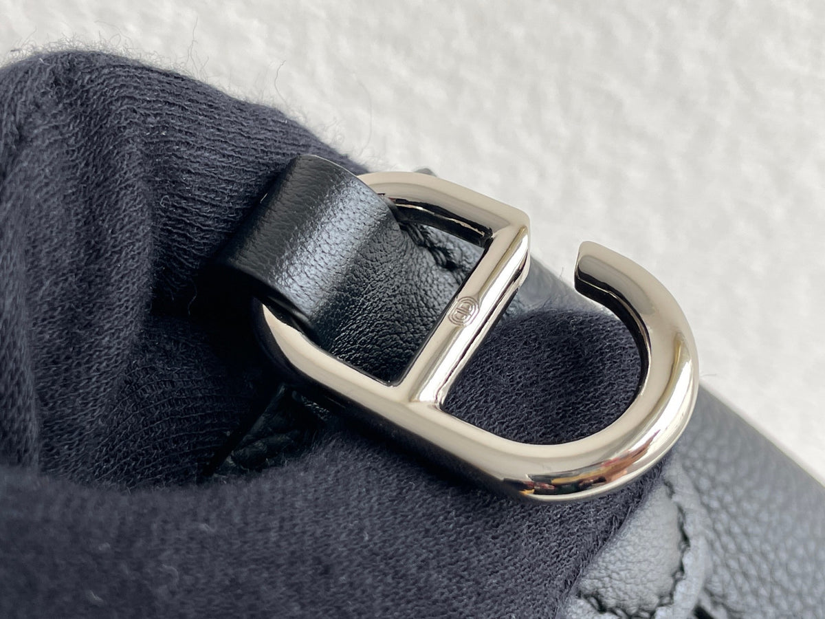 Hermes In-The-Loop 18 Bag Black