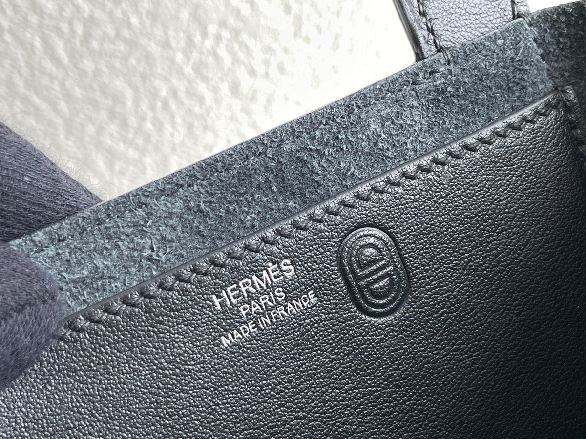 Hermes In-The-Loop 18 Bag Black