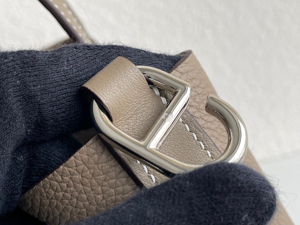 Hermes In-The-Loop 18 Bag Etoupe
