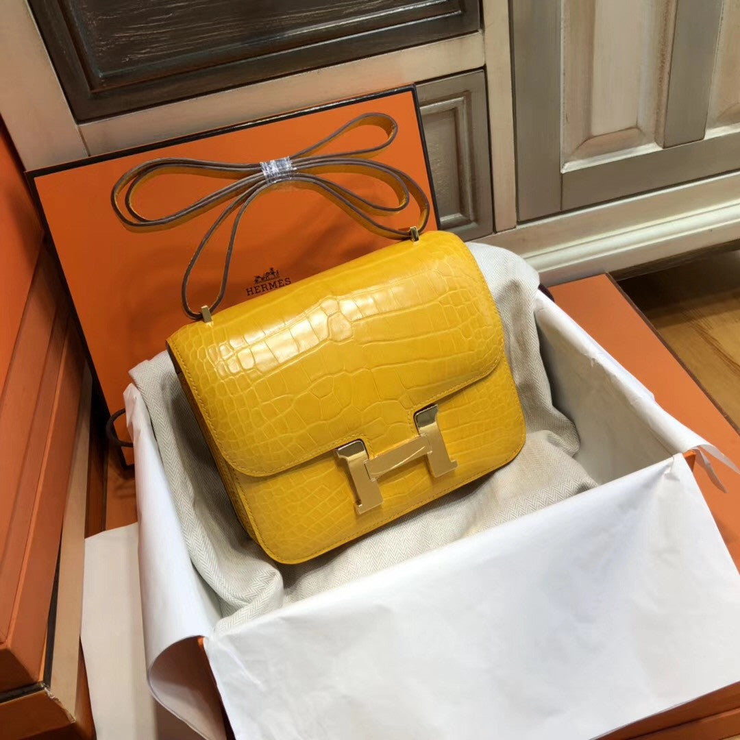 Hermes  9V Sun Yellow Constance Alligator Crocodile 18cm Gold Hardware