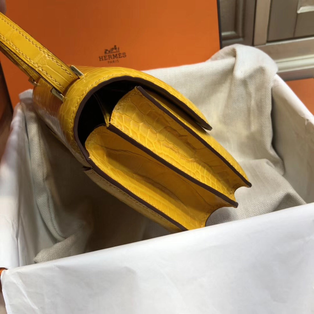 Hermes  9V Sun Yellow Constance Alligator Crocodile 18cm Gold Hardware