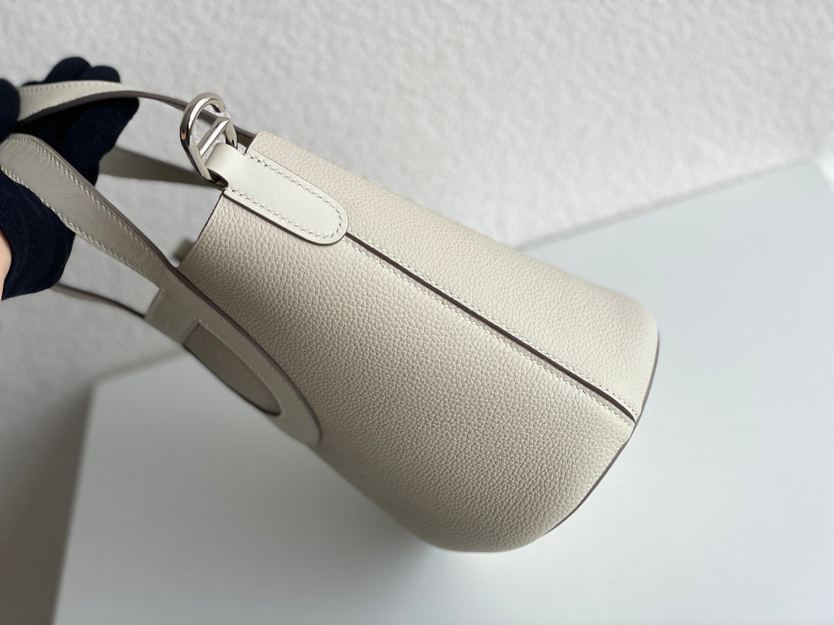 Hermes In-The-Loop 18 Bag Craie