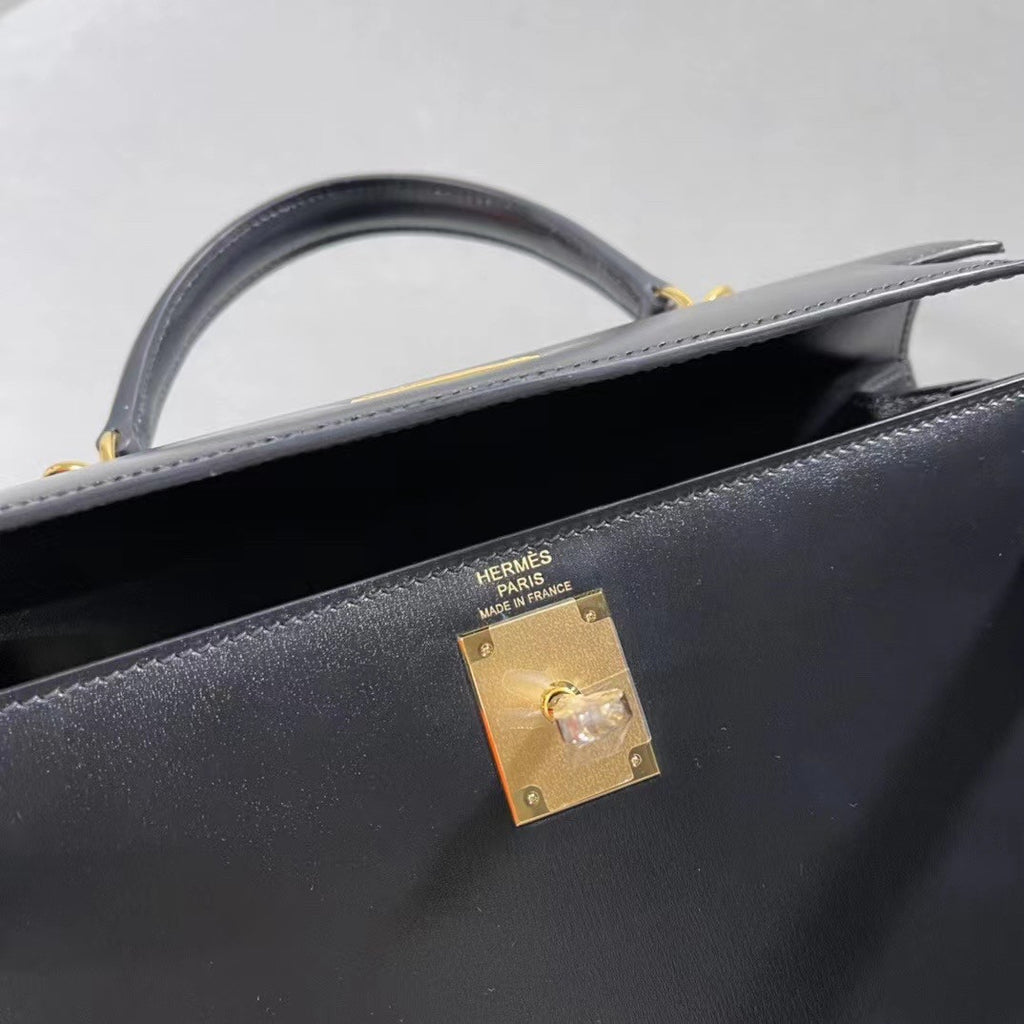 Hermès Black Kelly 28 Box Leather Gold Hardware
