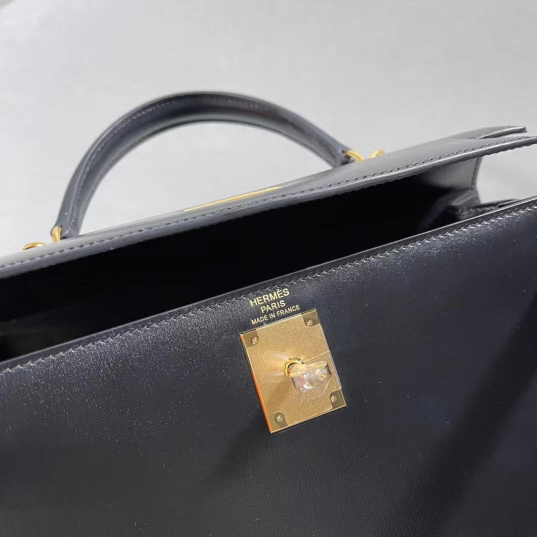 Hermès Black Kelly 28 Box Leather Gold Hardware