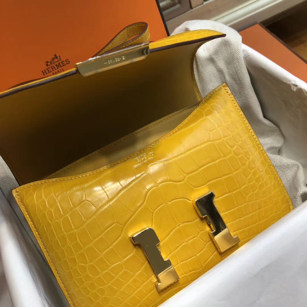 Hermes  9V Sun Yellow Constance Alligator Crocodile 18cm Gold Hardware