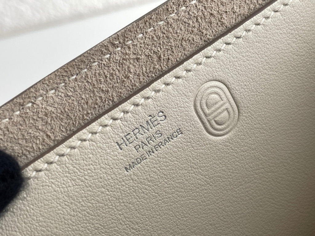 Hermes In-The-Loop 18 Bag Craie