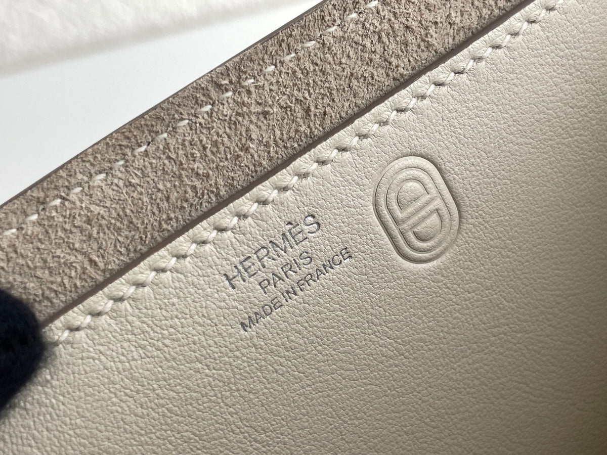 Hermes In-The-Loop 18 Bag Craie