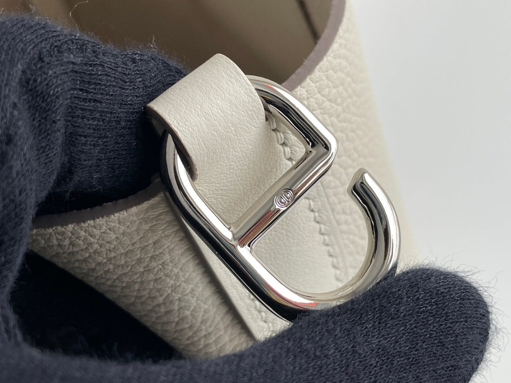 Hermes In-The-Loop 18 Bag Craie