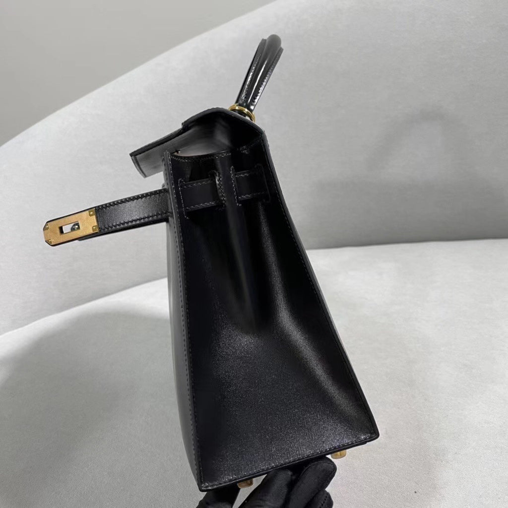 Hermès Black Kelly 28 Box Leather Gold Hardware