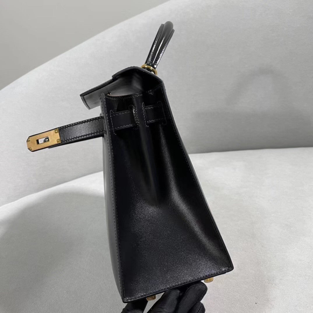 Hermès Black Kelly 28 Box Leather Gold Hardware