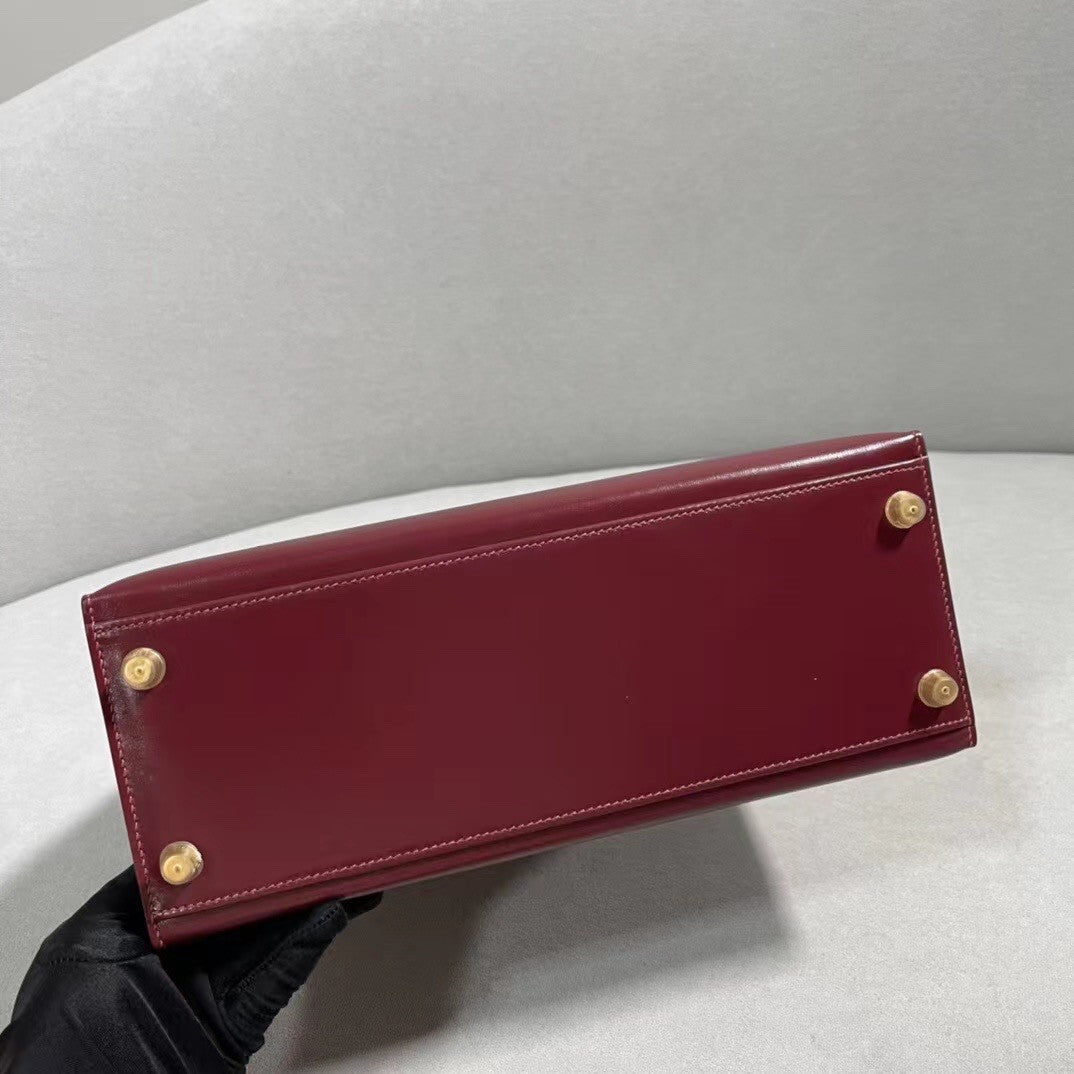 Hermès Bordeaux Kelly 28 Box Leather Gold Hardware