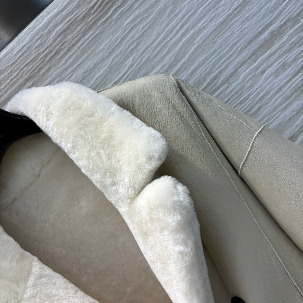 Brunello Cucinelli Reversible shearling coat with Precious patch