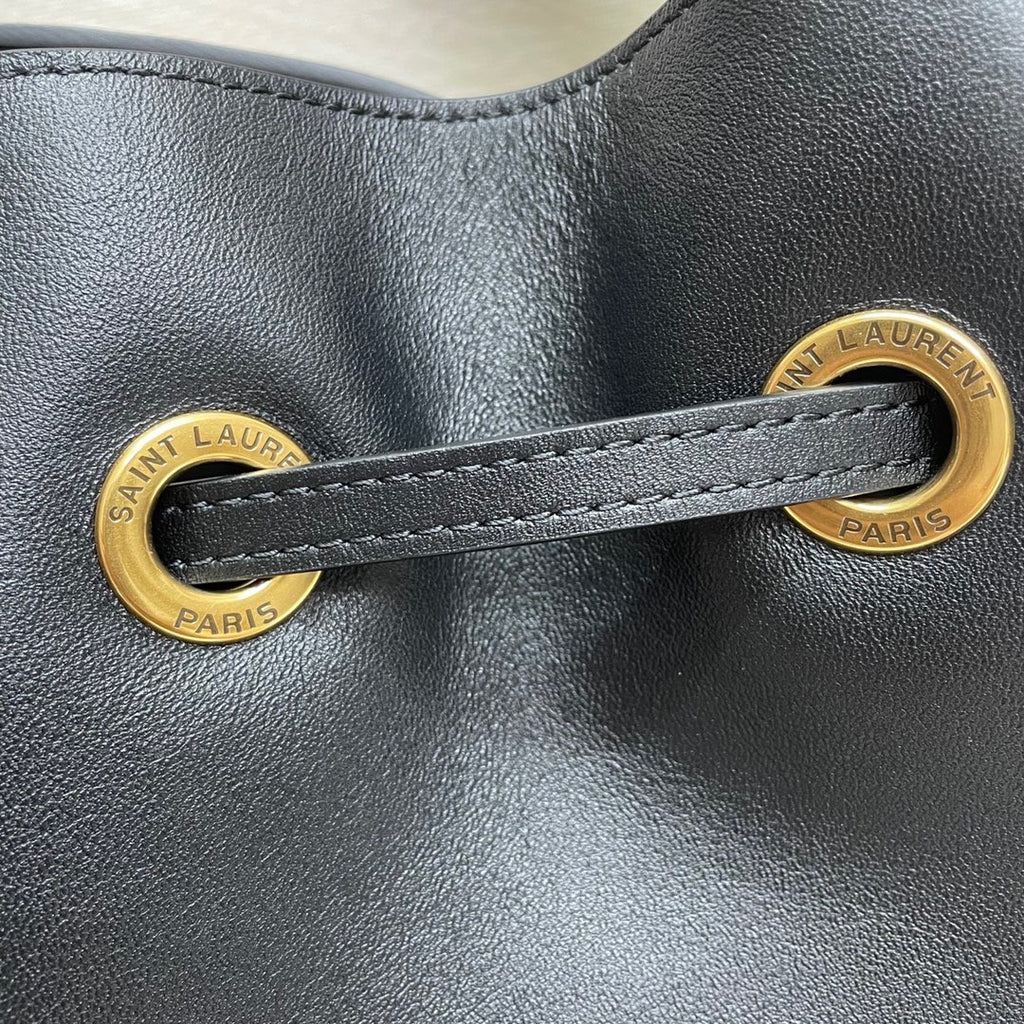 Saint Laurent PARIS VII MEDIUM HOBO BAG IN LEATHER