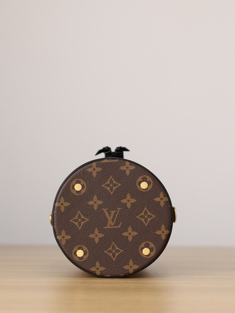 Louis Vuitton 83480 Canoé Bucket Bag