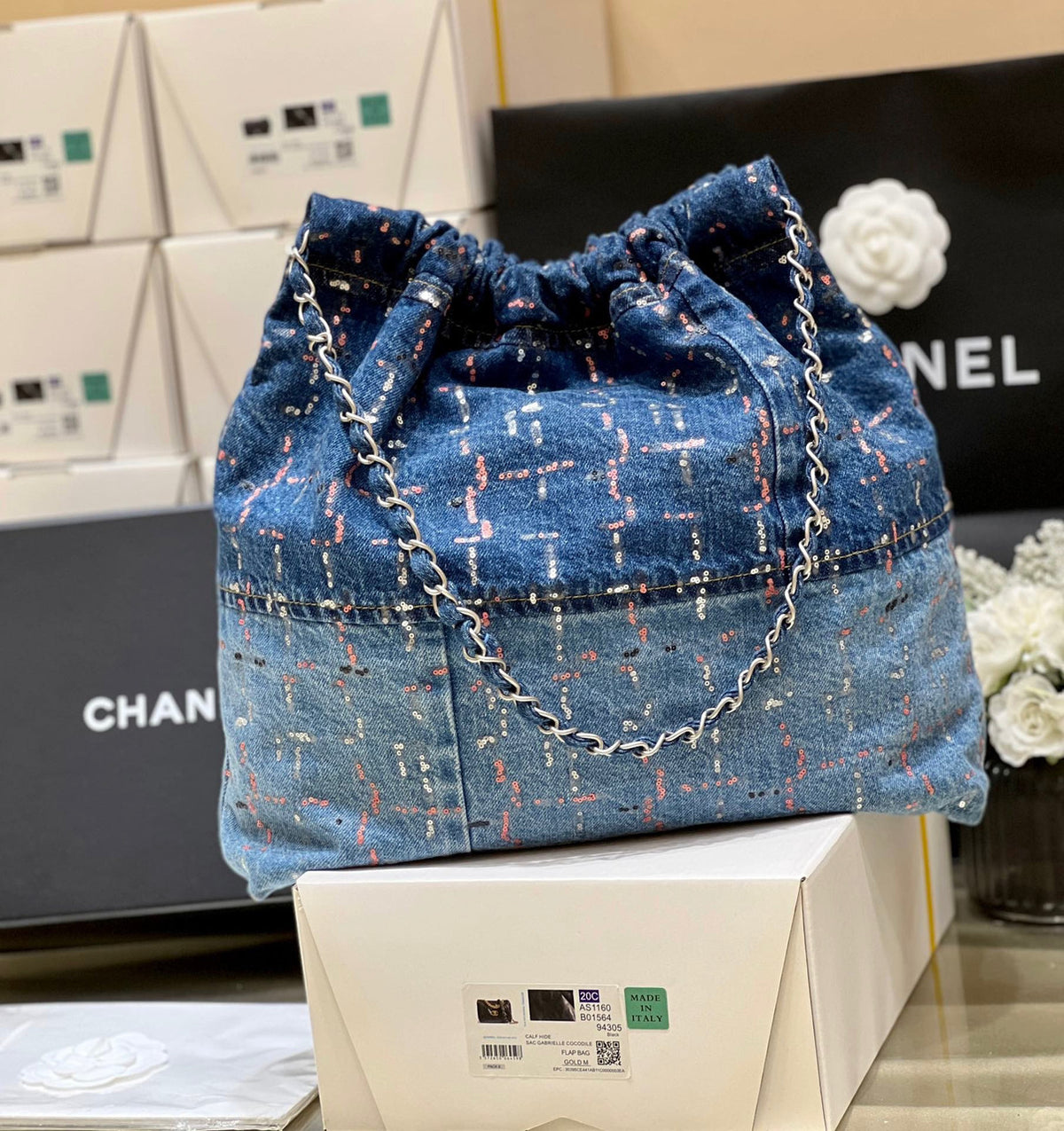 CHANEL Haut  Couture 22 HANDBAG Glittered Denim Medium AW 2023