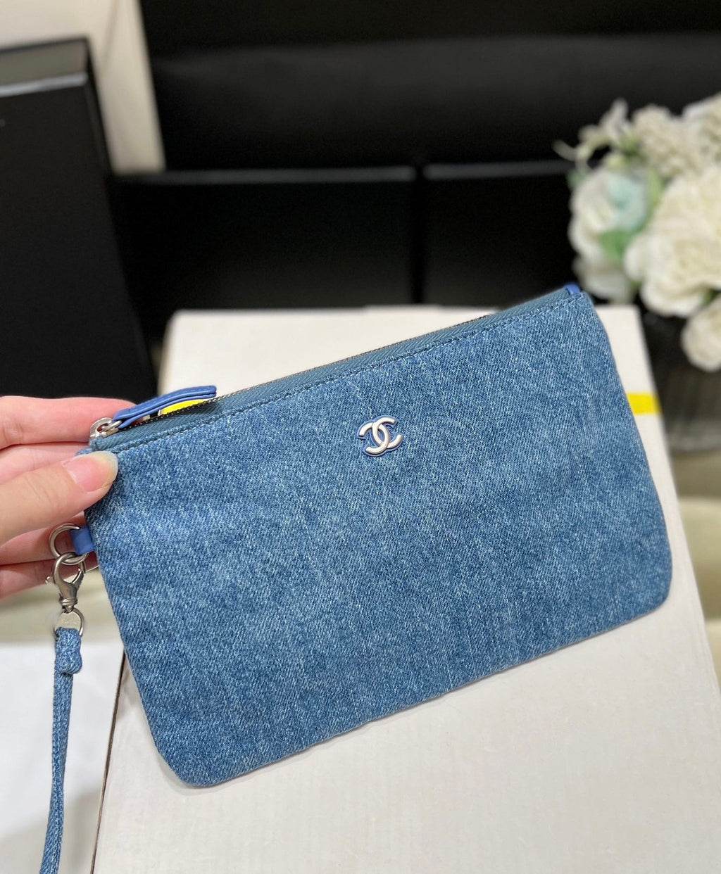 CHANEL Haut  Couture 22 HANDBAG Glittered Denim Medium AW 2023
