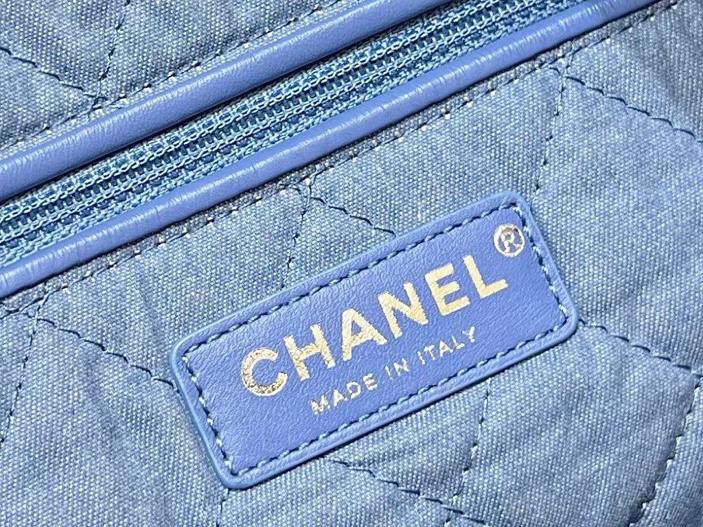 CHANEL Haut  Couture 22 HANDBAG Glittered Denim Medium AW 2023