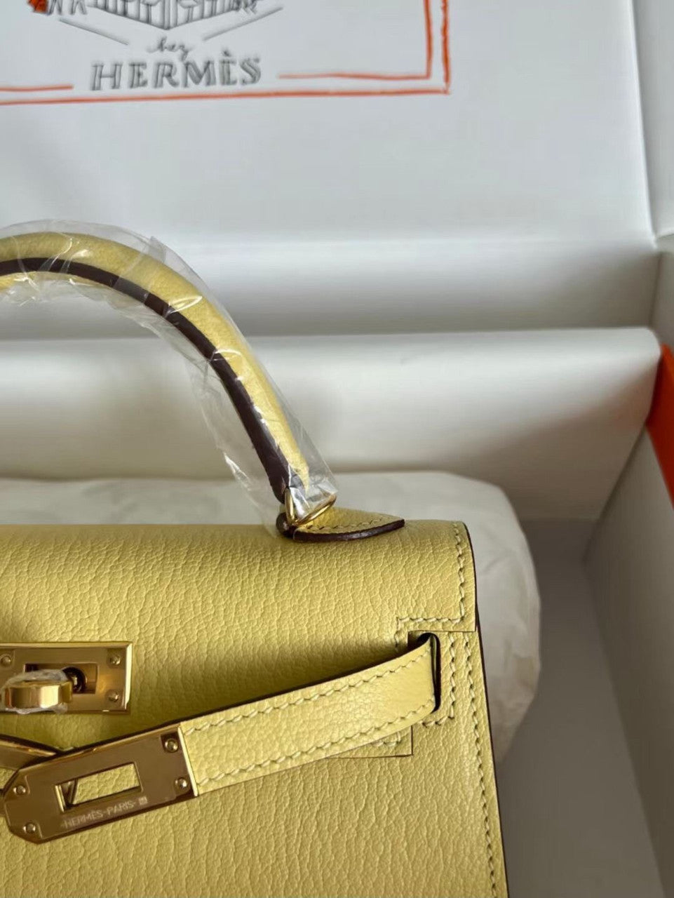 Hermès Jaune Possin Mini Kelly II Chevre  Mysore Leather Gold  hardware