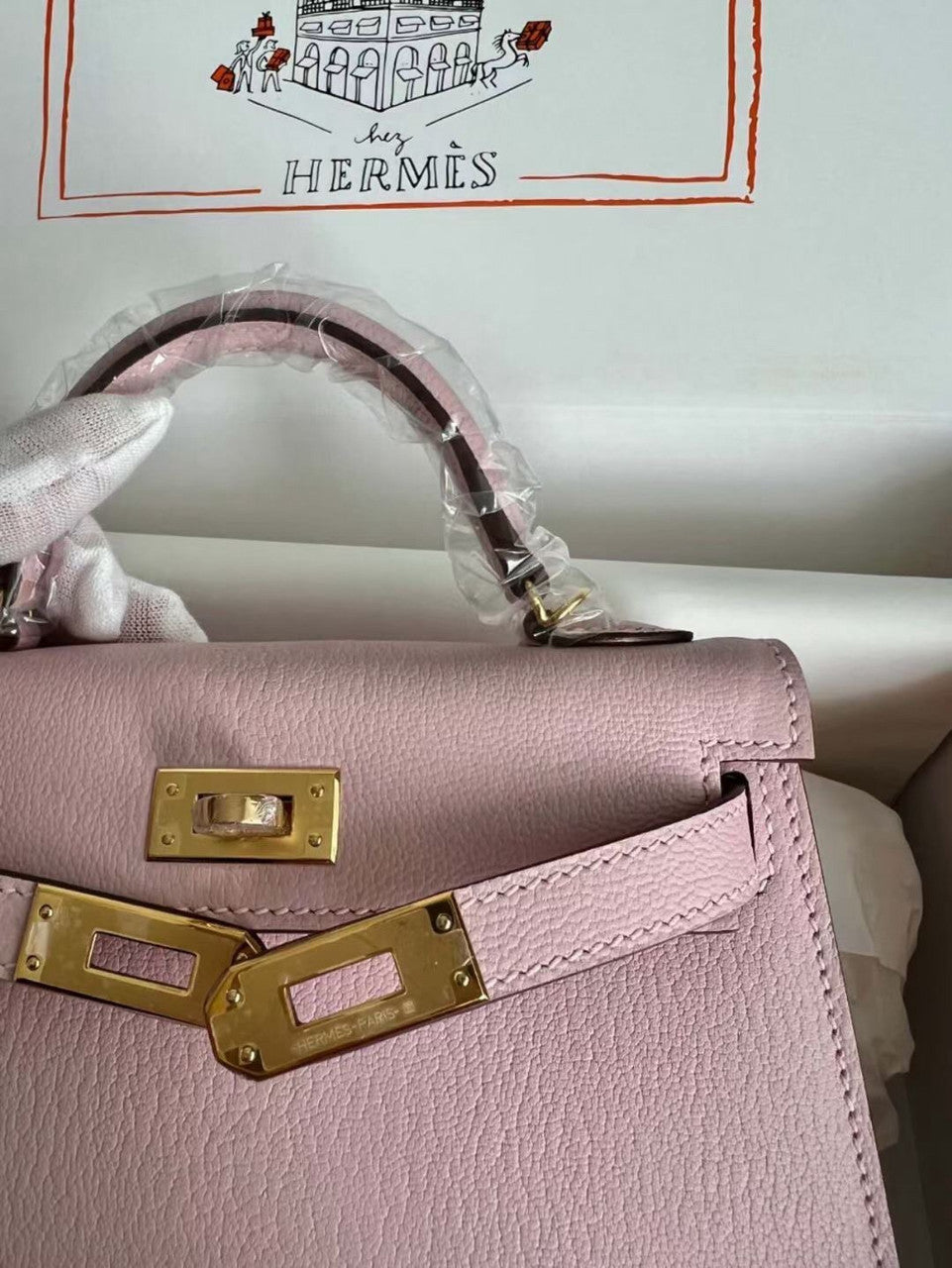 Hermès  Sakura Pink Mini Kelly II Chevre  Mysore Leather Gold  hardware