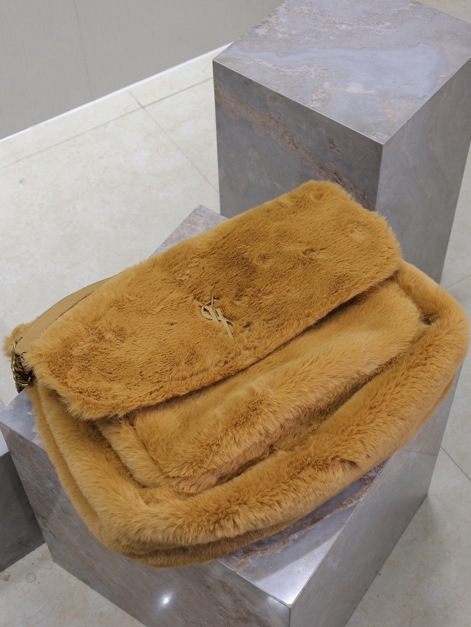 Saint Laurent NIKI LARGE IN SHEARLING MUSTARD Saint Laurent