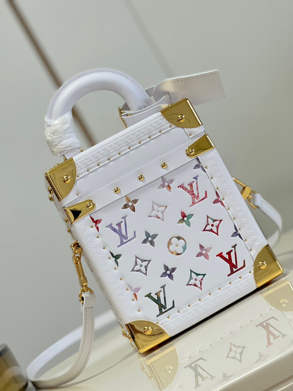 Louis Vuitton M10077 CAMERA BOX