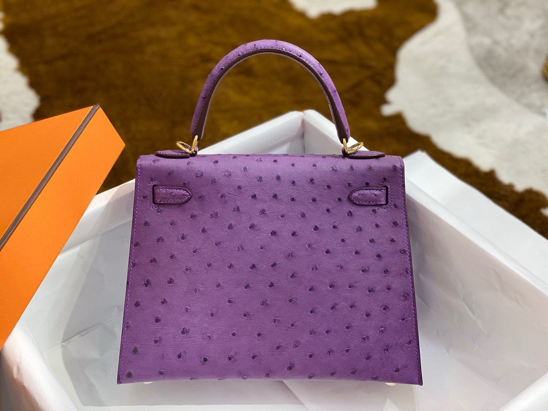 Hermès Kelly 25 Anemone Ostrich With Gold Hardware Hermes