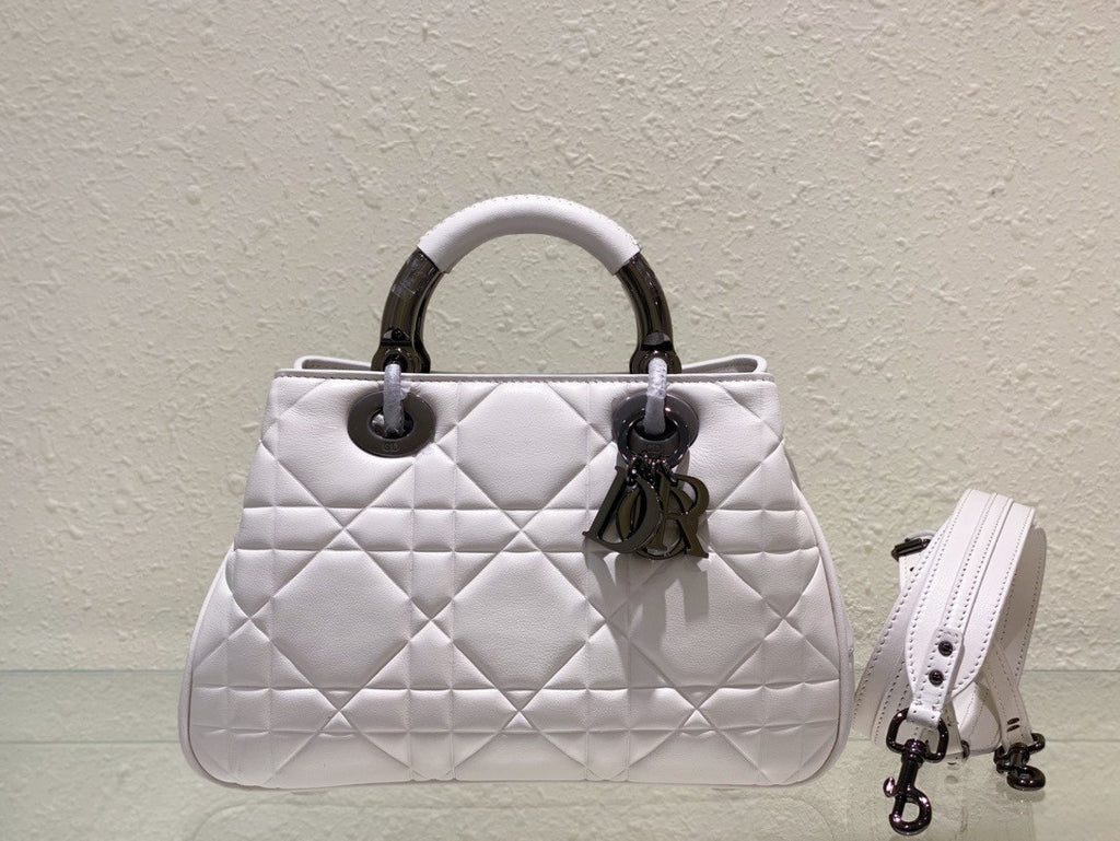 [Priority Release] Christian Dior The lady Dior 95.22 Bag Medium White