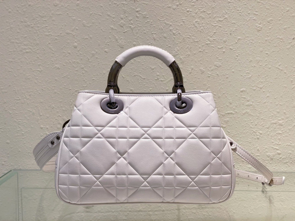 [Priority Release] Christian Dior The lady Dior 95.22 Bag Medium White