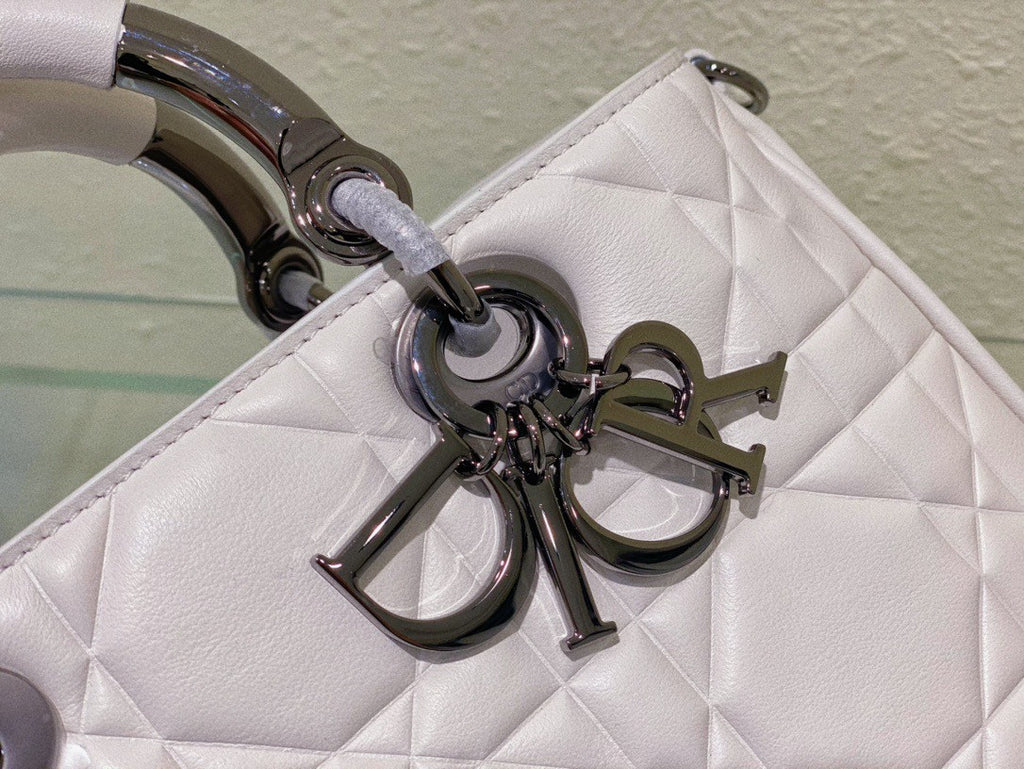 [Priority Release] Christian Dior The lady Dior 95.22 Bag Medium White