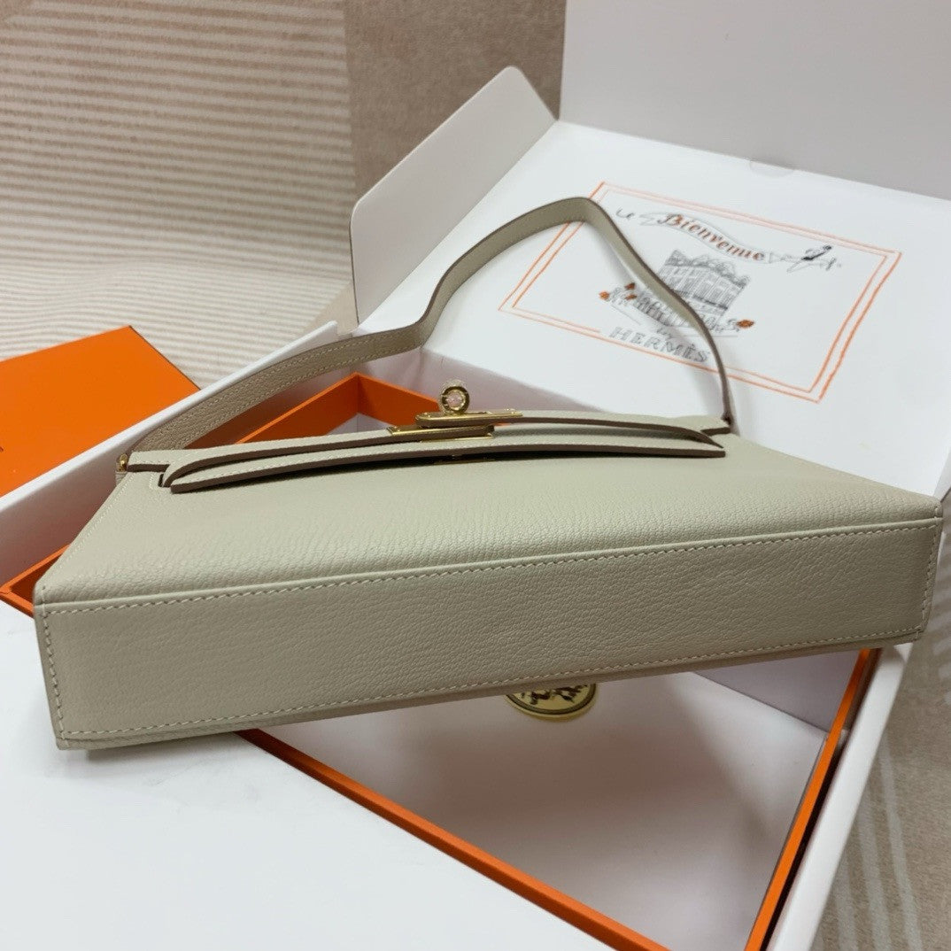 Hermes Kelly Elan bag Sellier Craie Chevre goatsk in Gold hardware