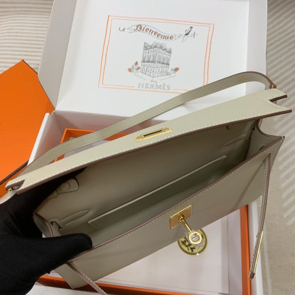 Hermes Kelly Elan bag Sellier Craie Chevre goatsk in Gold hardware