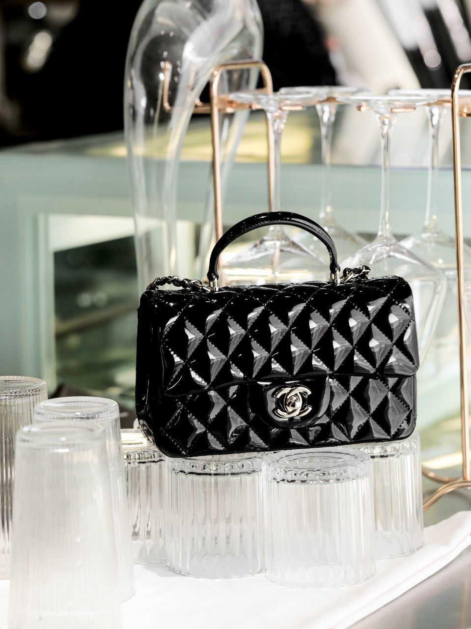 CHANEL FALL-WINTER 2024/25   MINI PATENT CLASSIC HANDBAG WITH TOP HANDLE