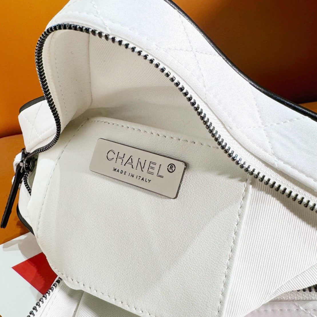 CHANEL STAR HAND BAG WHITE